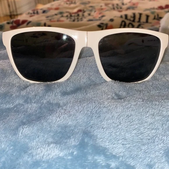 foldable burberry sunglasses